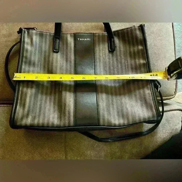 TAHARI - BLACK PURSE WITH HANDLES AND CROSSBODY STRAP - Picture 14 of 16